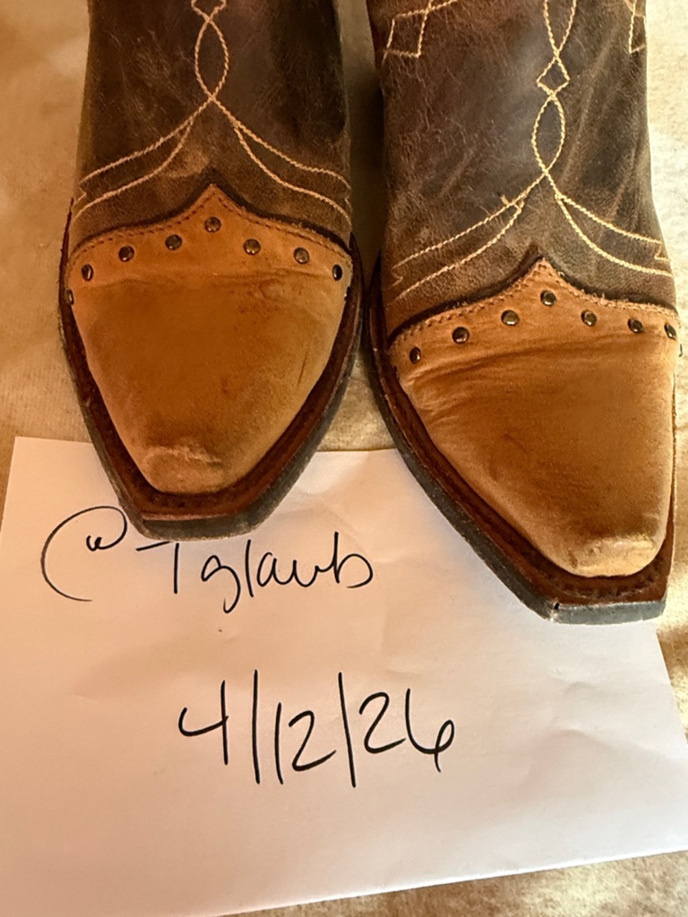 Old Gringo Brown kicks on route 66 - Picture 7 of 13